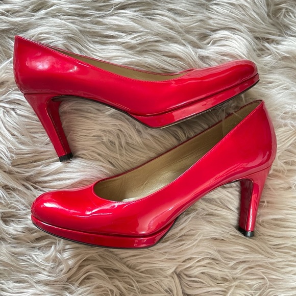Stuart weitzman red patent leather heels size 7 - Picture 6 of 10